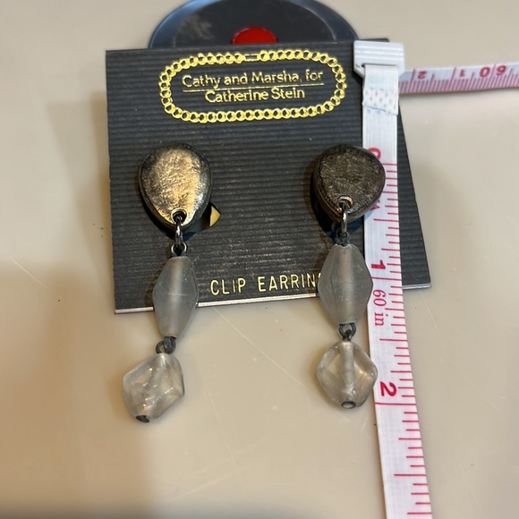 Vintage clip earrings - Picture 2 of 4
